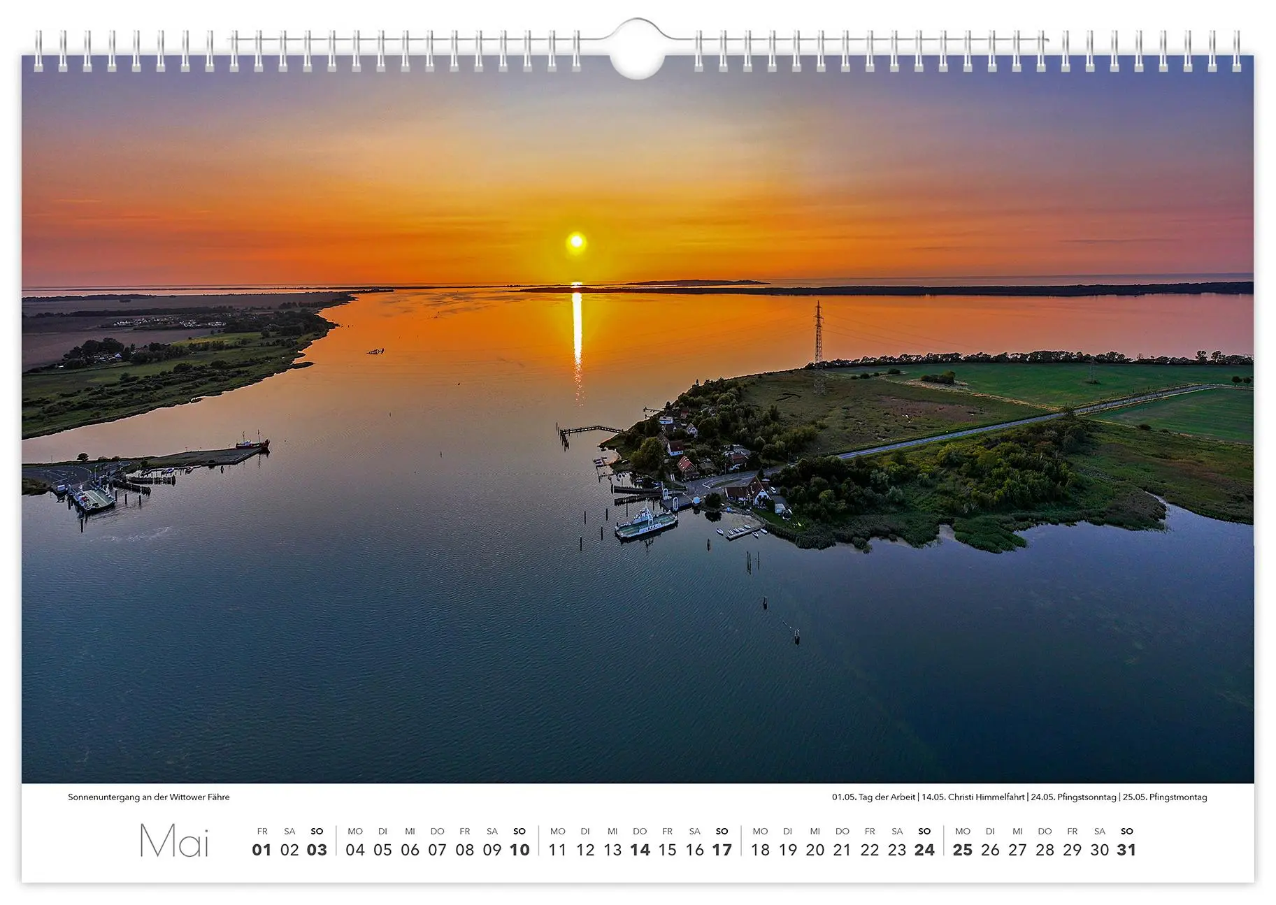 Bild: 9783910680319 | Kalender Rügen Luftaufnahmen 2026 | 45 x 30 cm weißes Kalendarium