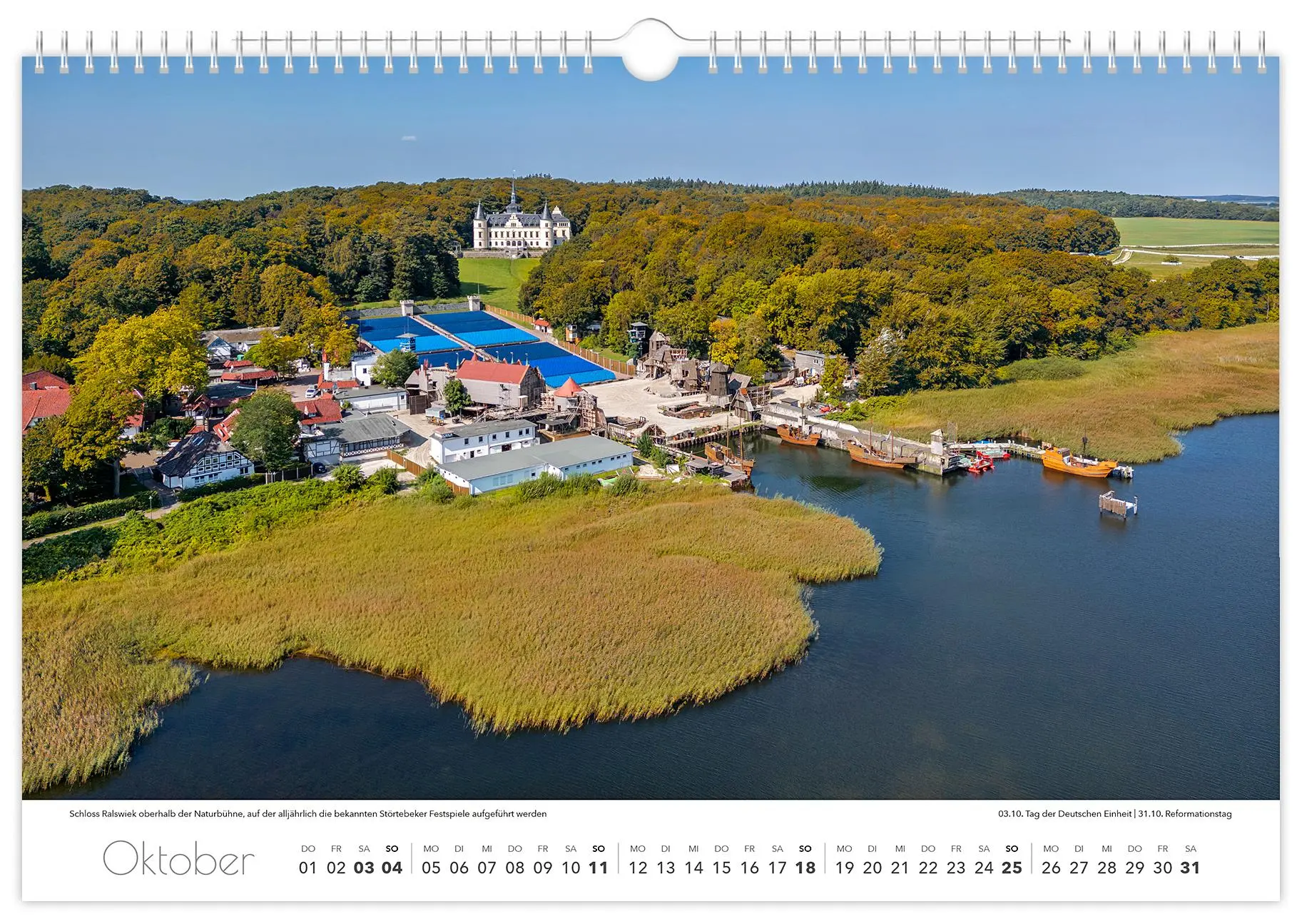 Bild: 9783910680319 | Kalender Rügen Luftaufnahmen 2026 | 45 x 30 cm weißes Kalendarium