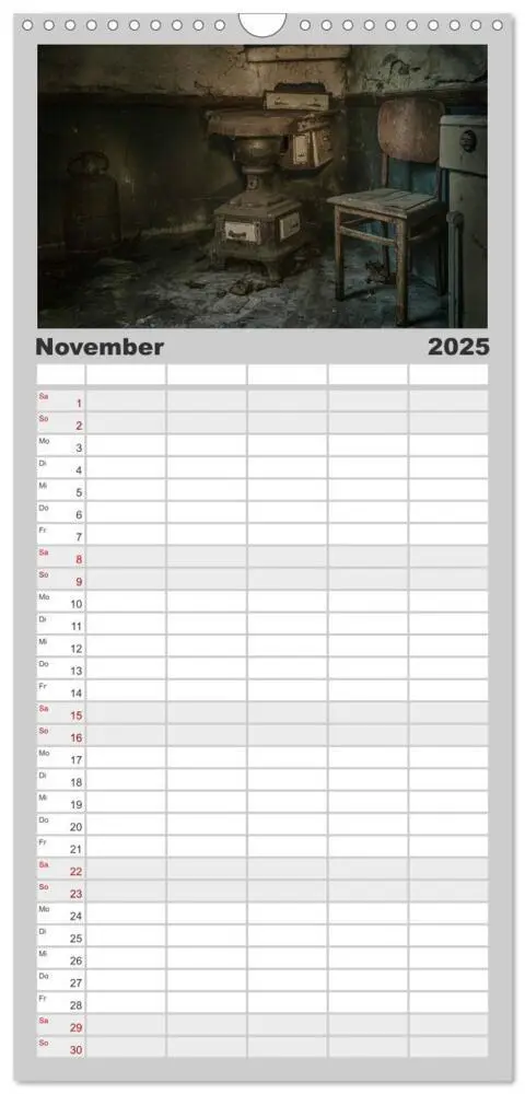 Bild: 9783457112519 | Familienplaner 2025 - Geheimnisvolle Orte - Lost Places mit 5...