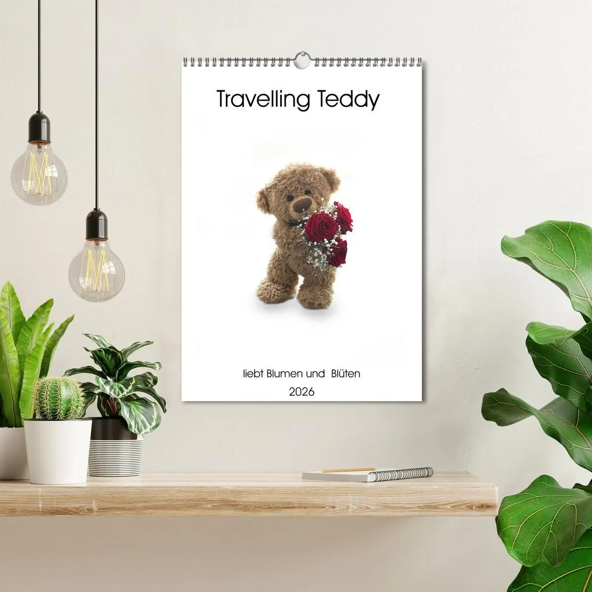 Bild: 9783516713619 | Travelling Teddy liebt Blumen und Blüten (Wandkalender 2026 DIN A3...