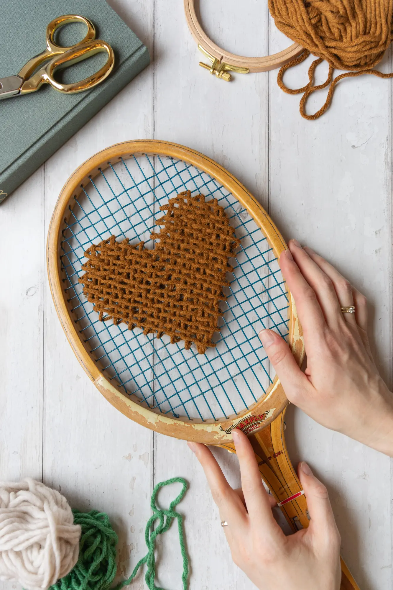 Bild: 9783841068019 | Kreuz und quer bestickt | Louise Lemke | Taschenbuch | 128 S. | 2025