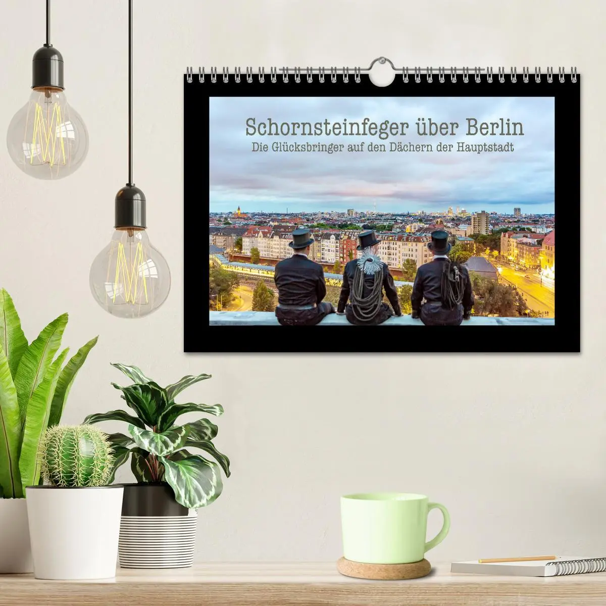 Bild: 9783457814420 | Schornsteinfeger über Berlin - Die Glücksbringer auf den Dächern...