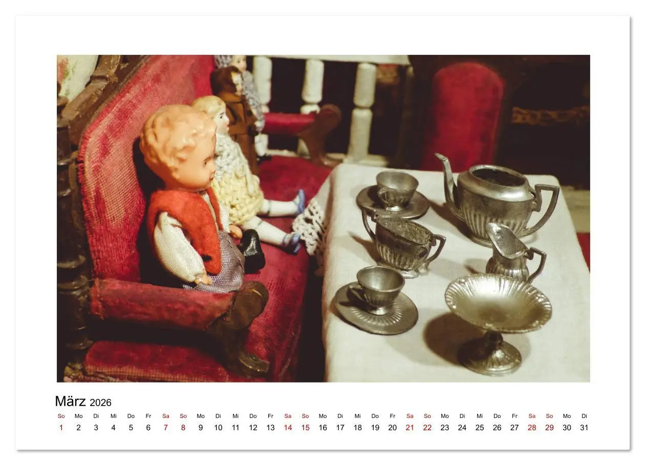 Bild: 9783516236620 | Altes Puppengeschirr (Wandkalender 2026 DIN A2 quer), CALVENDO...