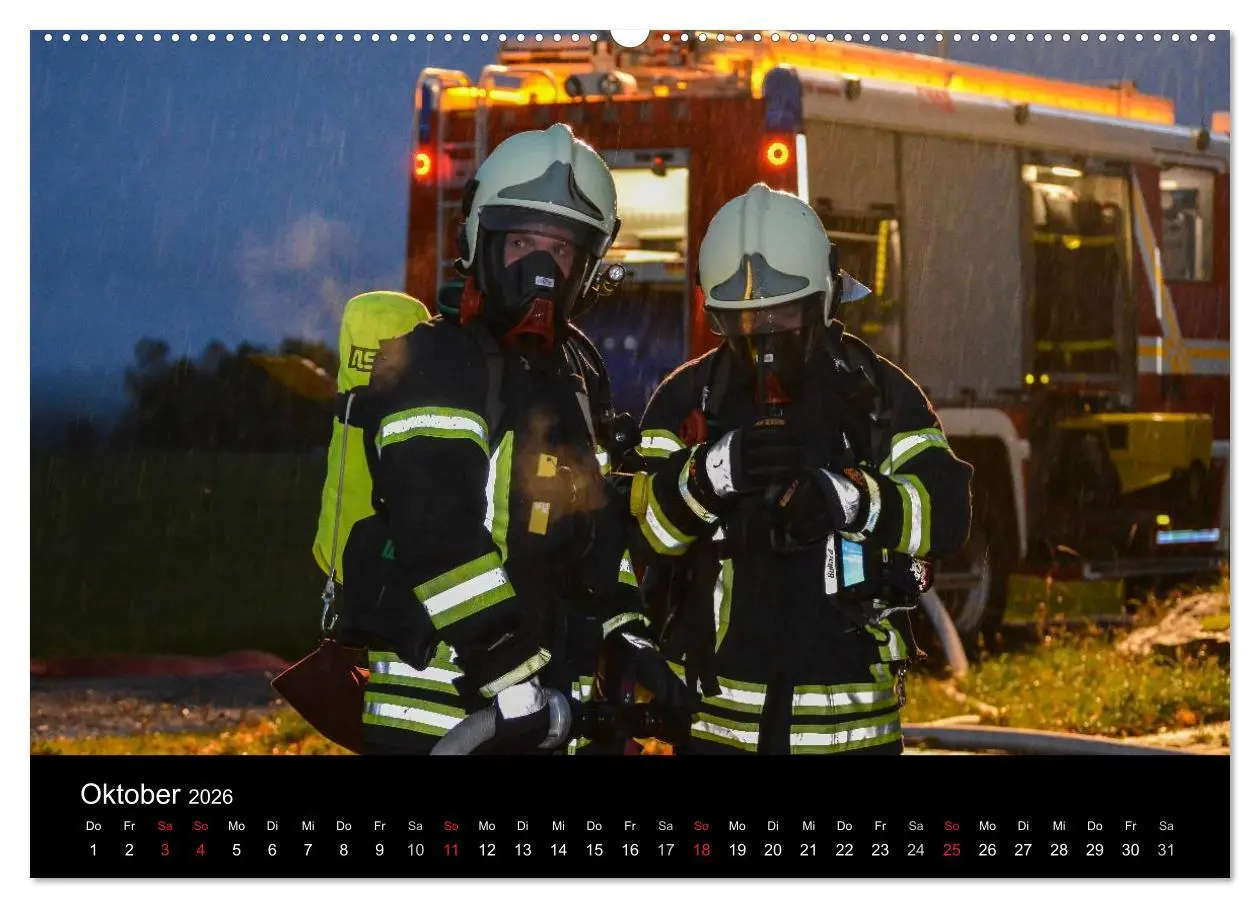 Bild: 9783516017120 | FEUERWEHR IM EINSATZ (Wandkalender 2026 DIN A2 quer), CALVENDO...