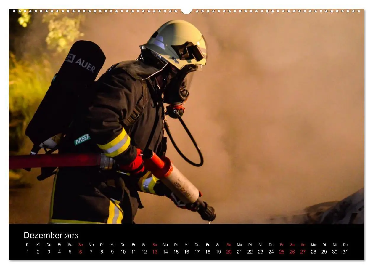 Bild: 9783516017120 | FEUERWEHR IM EINSATZ (Wandkalender 2026 DIN A2 quer), CALVENDO...