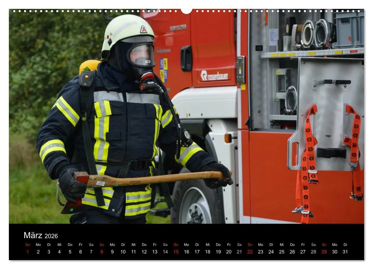 Bild: 9783516017120 | FEUERWEHR IM EINSATZ (Wandkalender 2026 DIN A2 quer), CALVENDO...