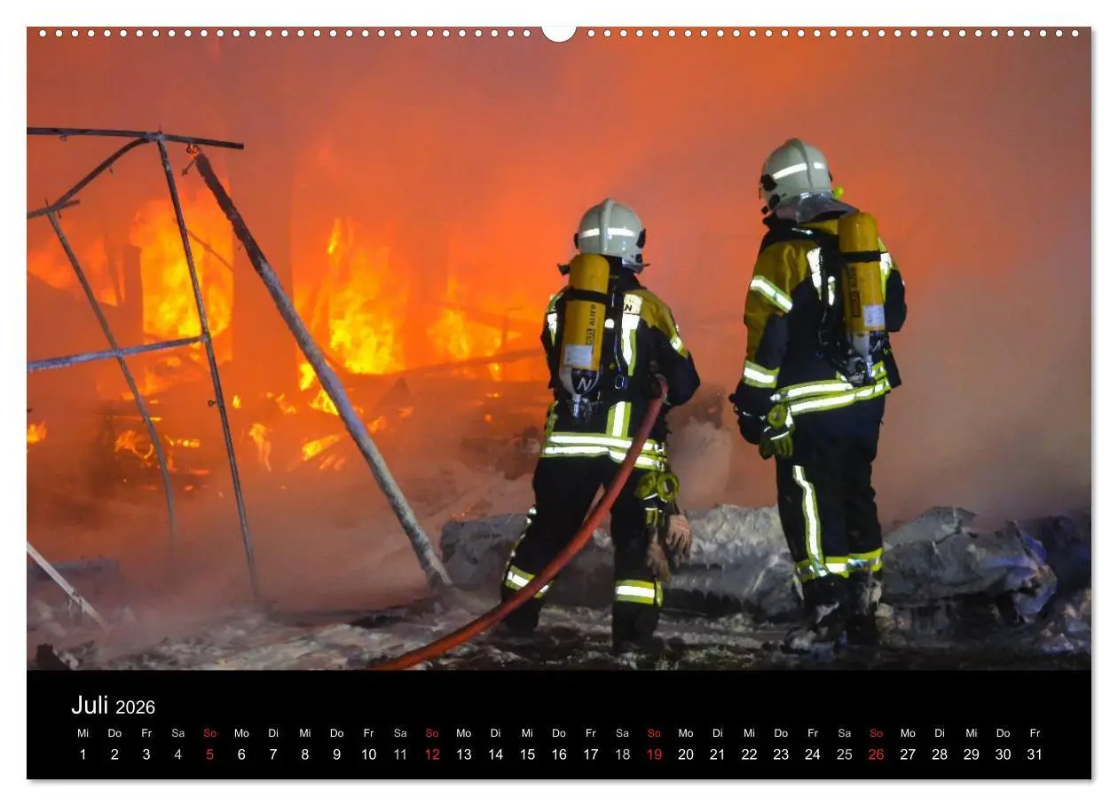 Bild: 9783516017120 | FEUERWEHR IM EINSATZ (Wandkalender 2026 DIN A2 quer), CALVENDO...
