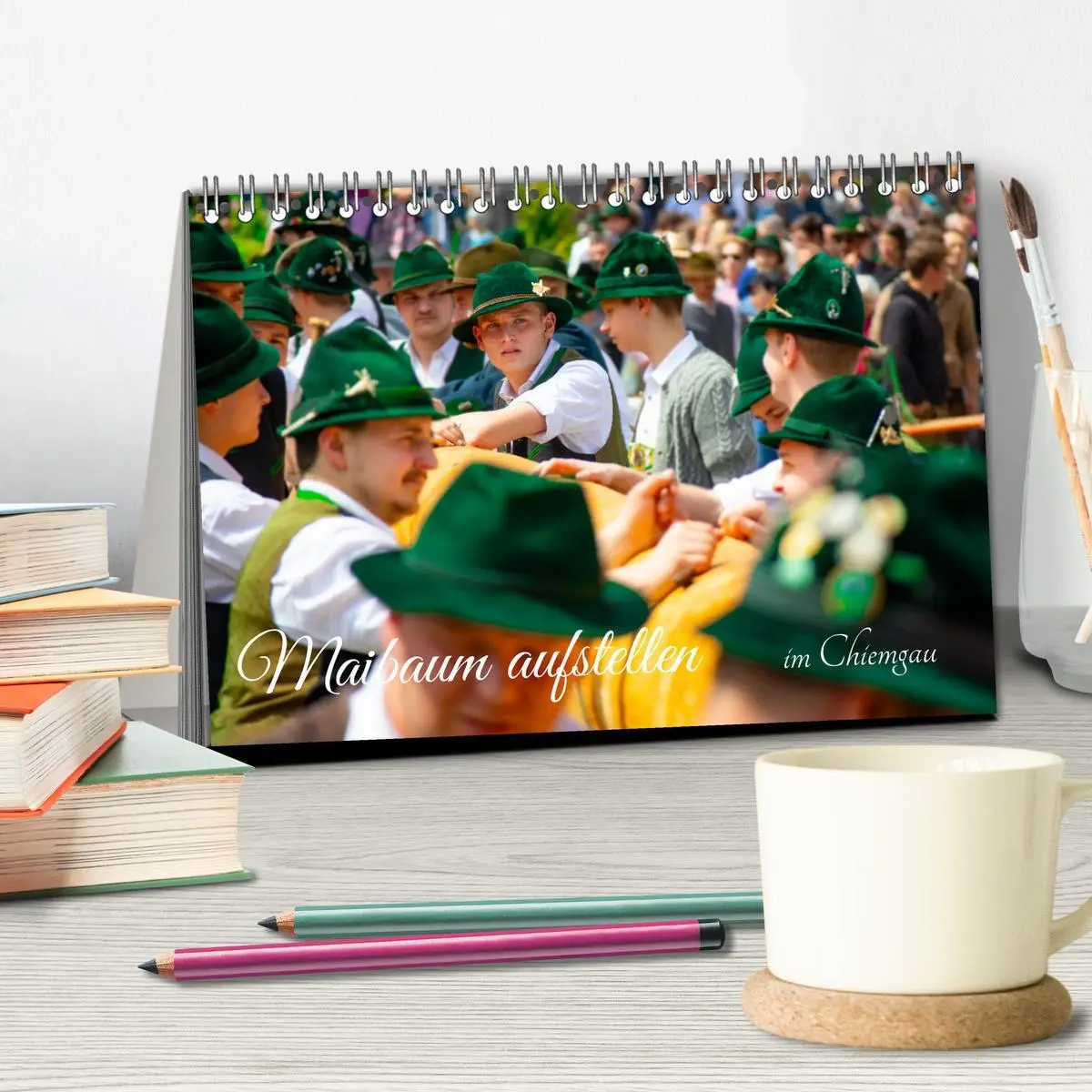 Bild: 9783457397220 | Maibaum aufstellen (Tischkalender 2026 DIN A5 quer), CALVENDO...