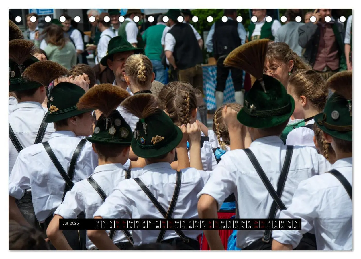 Bild: 9783457397220 | Maibaum aufstellen (Tischkalender 2026 DIN A5 quer), CALVENDO...