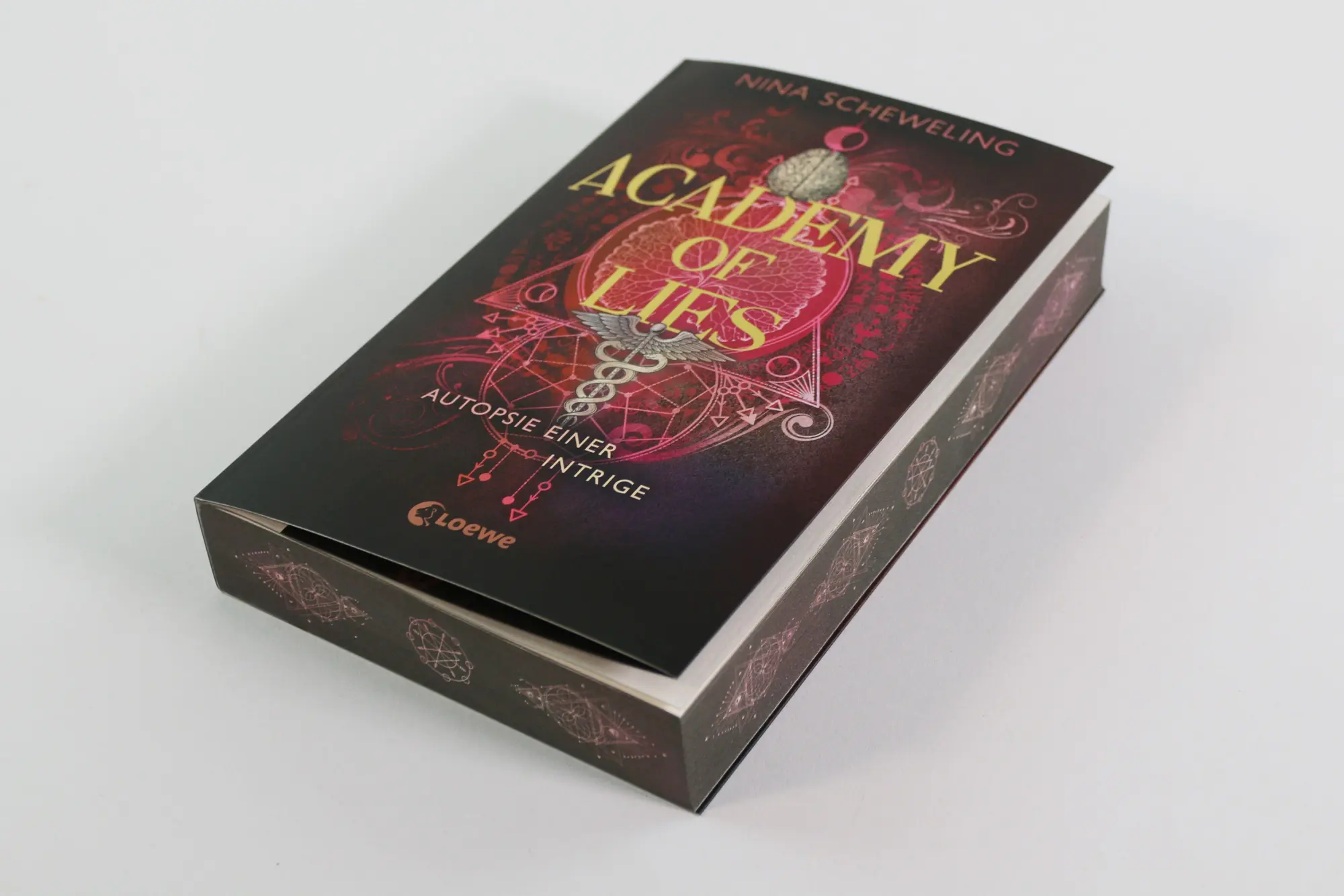 Bild: 9783743218420 | Academy of Lies (Band 2) - Autopsie einer Intrige | Nina Scheweling
