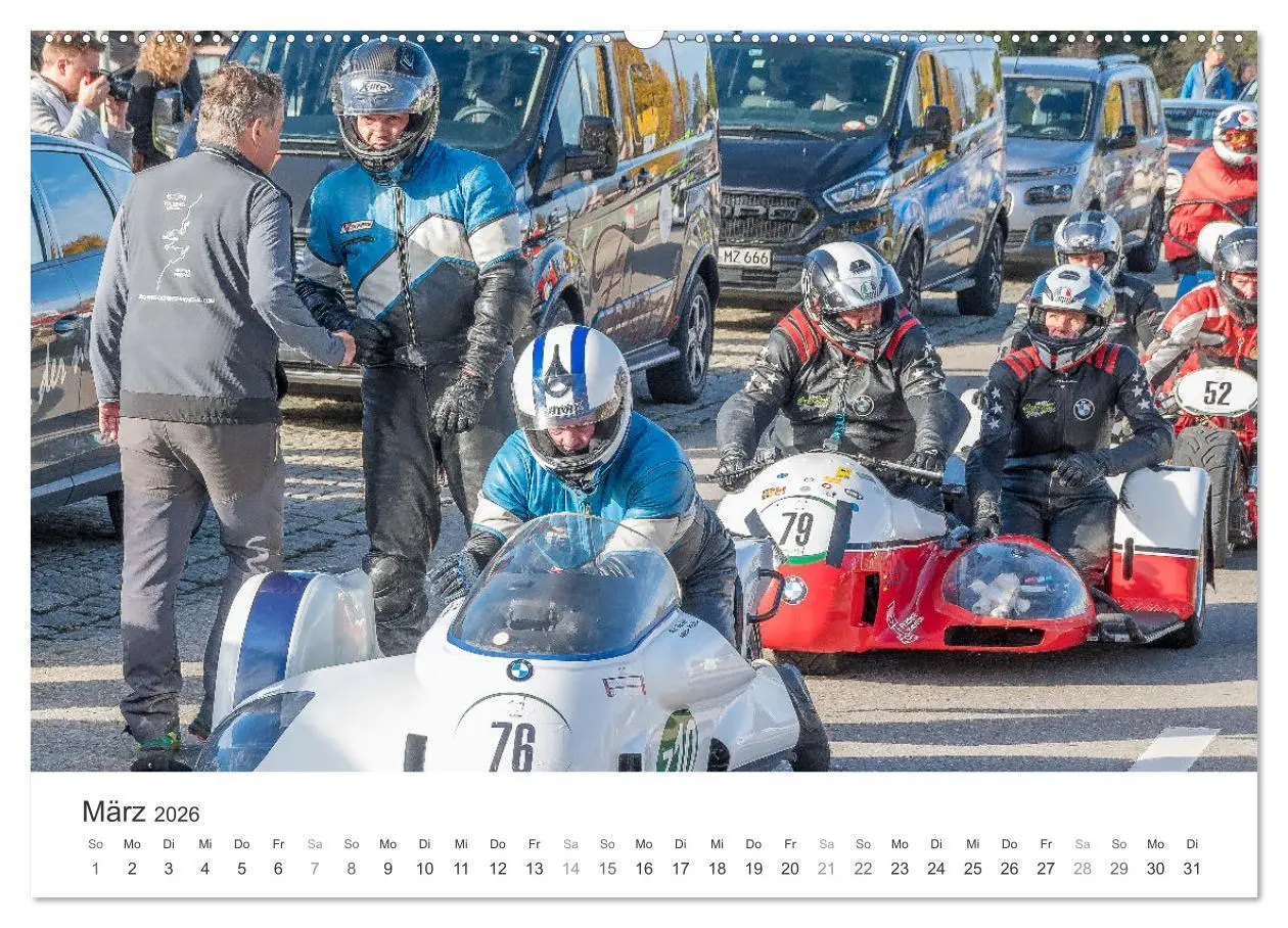 Bild: 9783457549520 | Motorradgespanne am Jochpass (hochwertiger Premium Wandkalender...