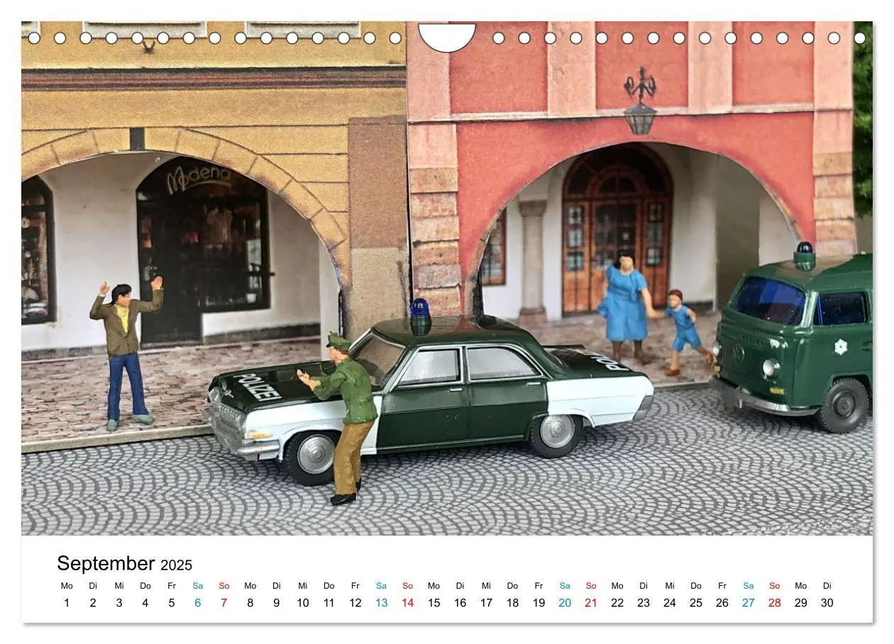 Bild: 9783435021321 | Polizeimodelle im Einsatz (Wandkalender 2025 DIN A4 quer), CALVENDO...