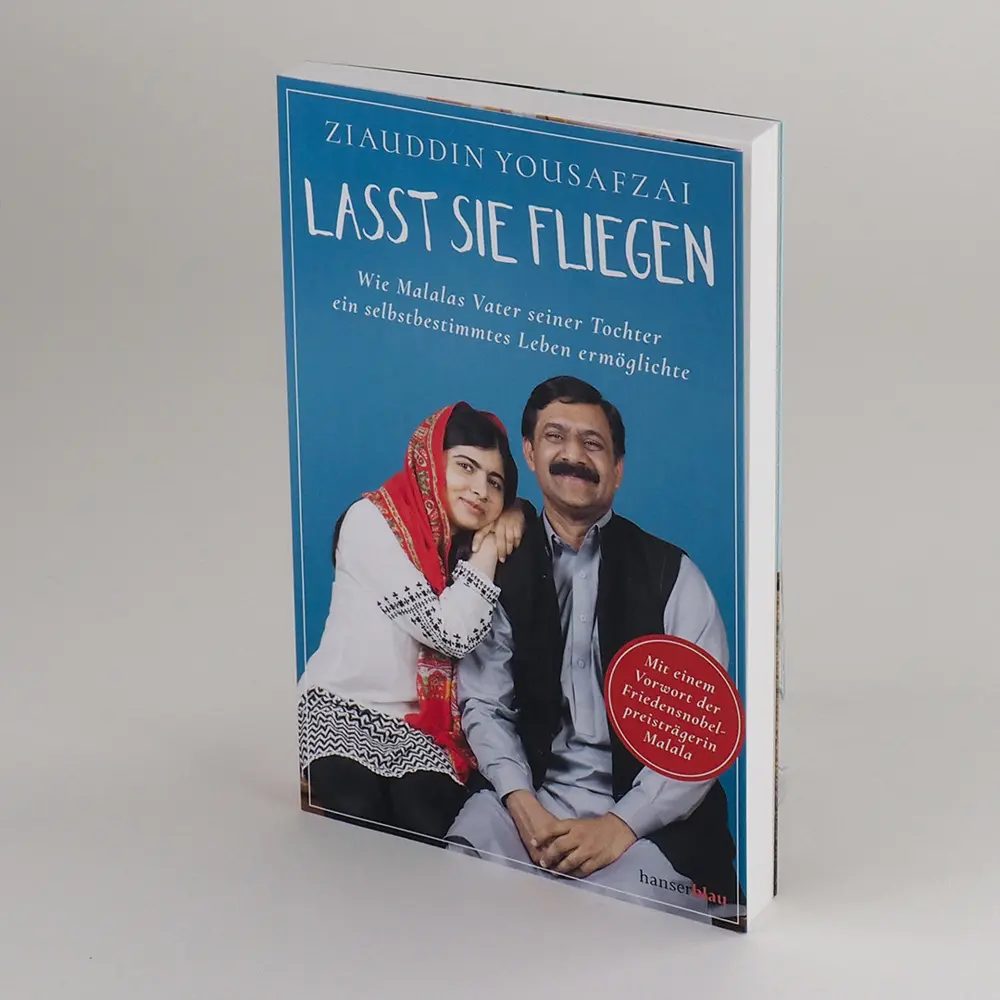 Bild: 9783446262621 | Lasst sie fliegen | Ziauddin Yousafzai | Taschenbuch | 192 S. | 2019