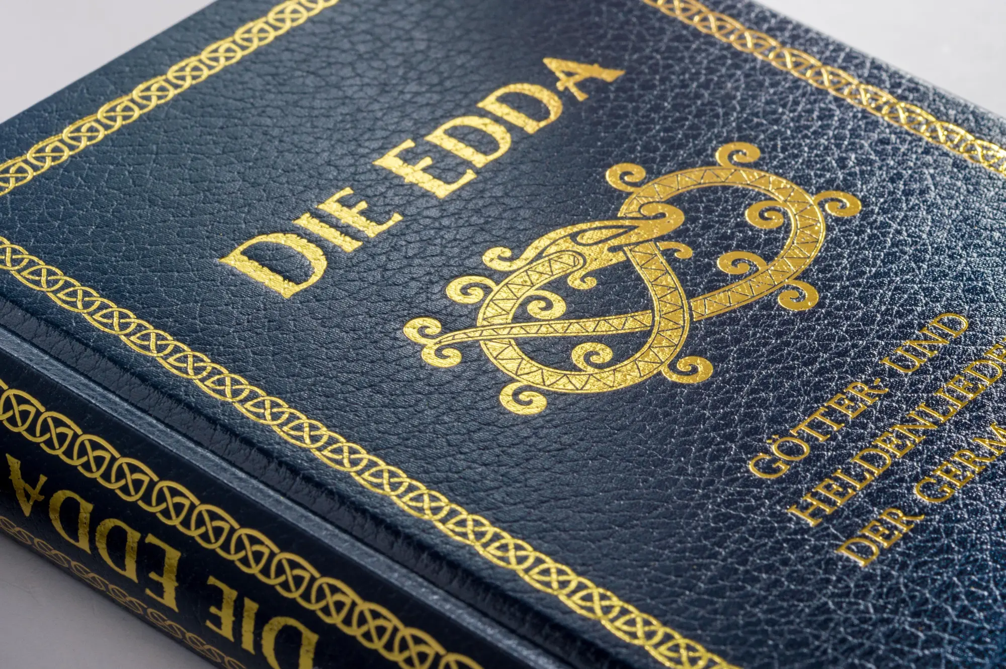 Bild: 9783730614921 | Die Edda - Götter- und Heldenlieder der Germanen | Sveinsson | Buch