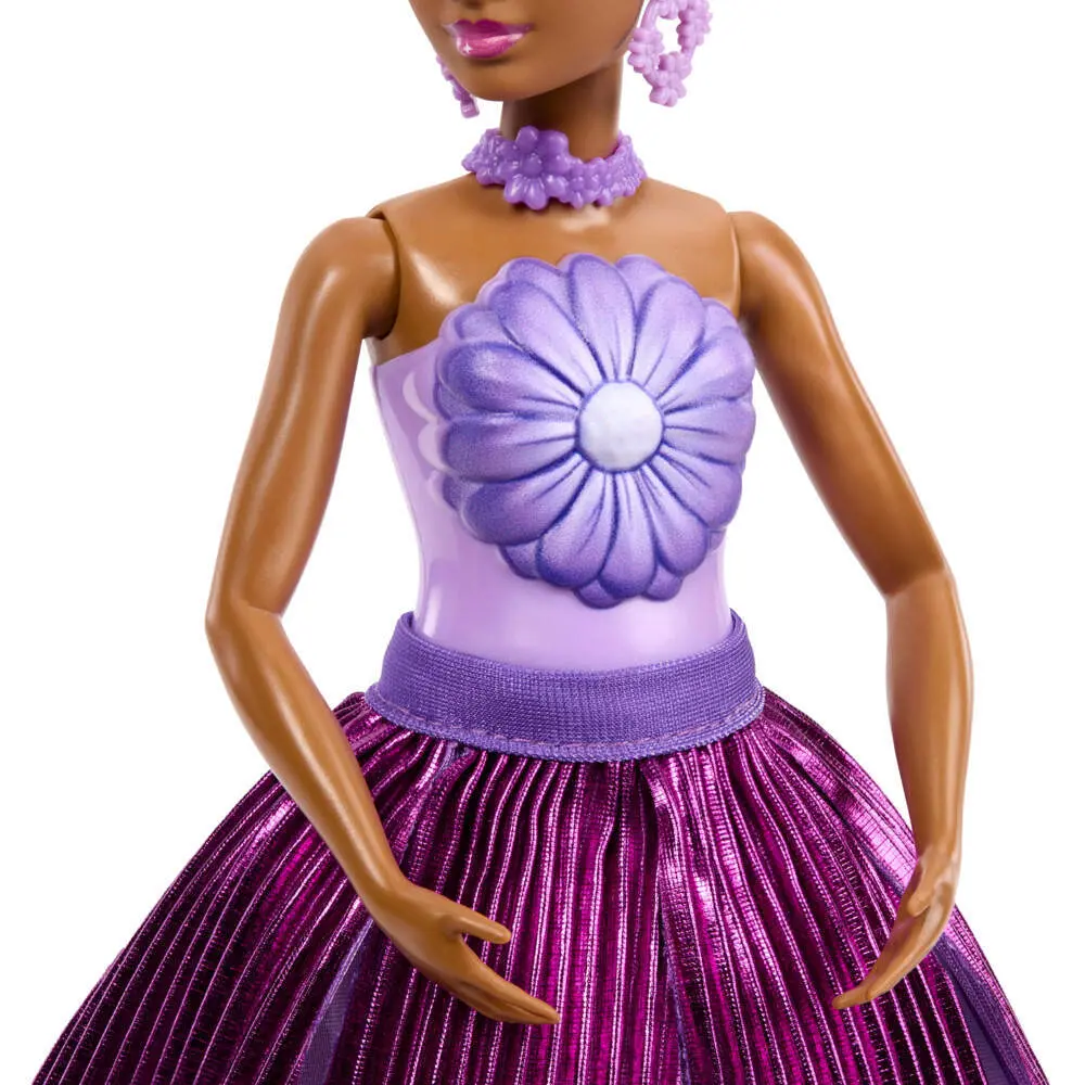 Bild: 194735375721 | Barbie Flower Surprise Puppe - lila Gänseblümchen | Fensterkarton