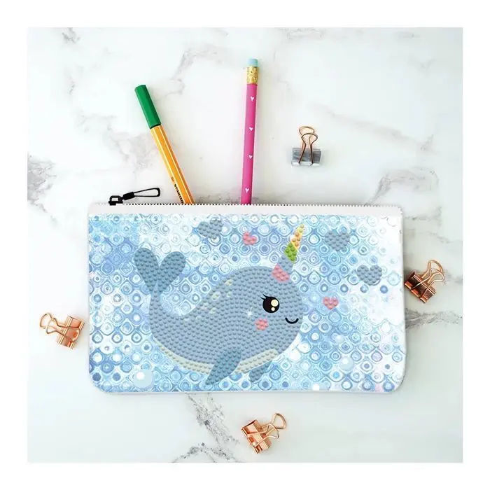 Bild: 4895225926121 | DOTZIES BY DIAMOND DOTZ - Diamond Painting Etui Narwal | 2592612
