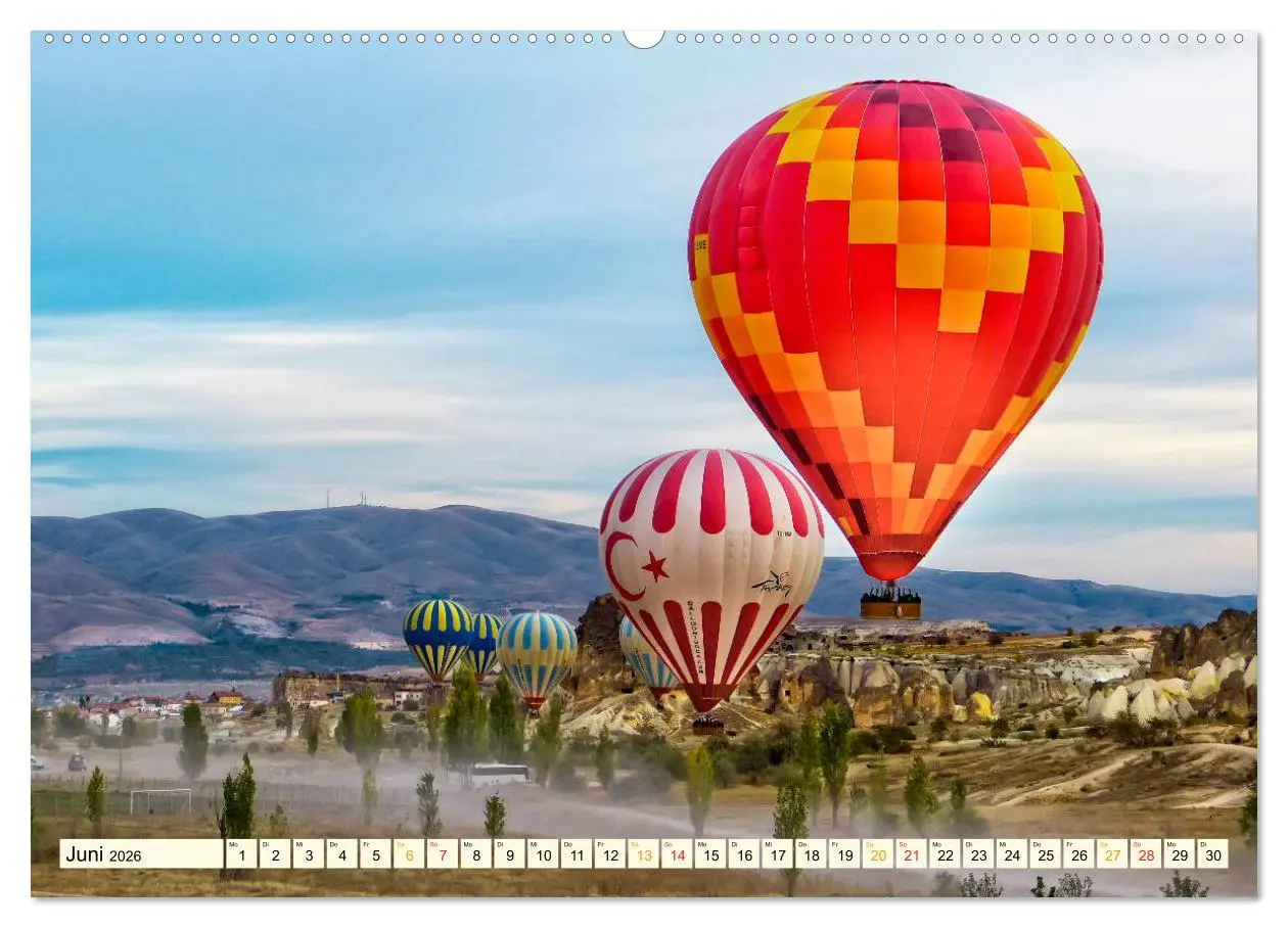Bild: 9783457736821 | Mit dem Ballon über Kappadokien (hochwertiger Premium Wandkalender...