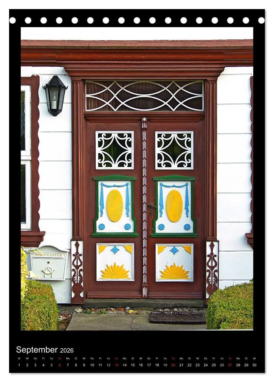 Bild: 9783516487121 | Haustüren in Prerow (Tischkalender 2026 DIN A5 hoch), CALVENDO...