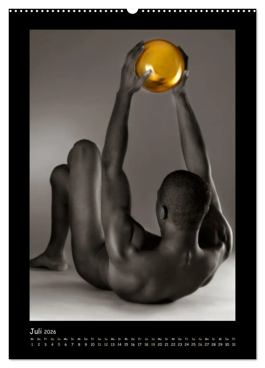 Bild: 9783516347821 | Golden Ball Männerakte exquisit (hochwertiger Premium Wandkalender...