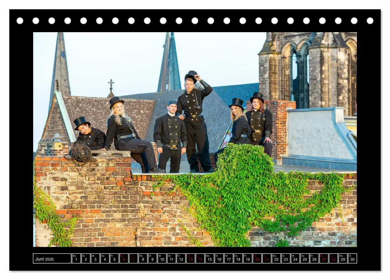 Bild: 9783457813522 | Schornsteinfeger über Berlin - Die Glücksbringer auf den Dächern...