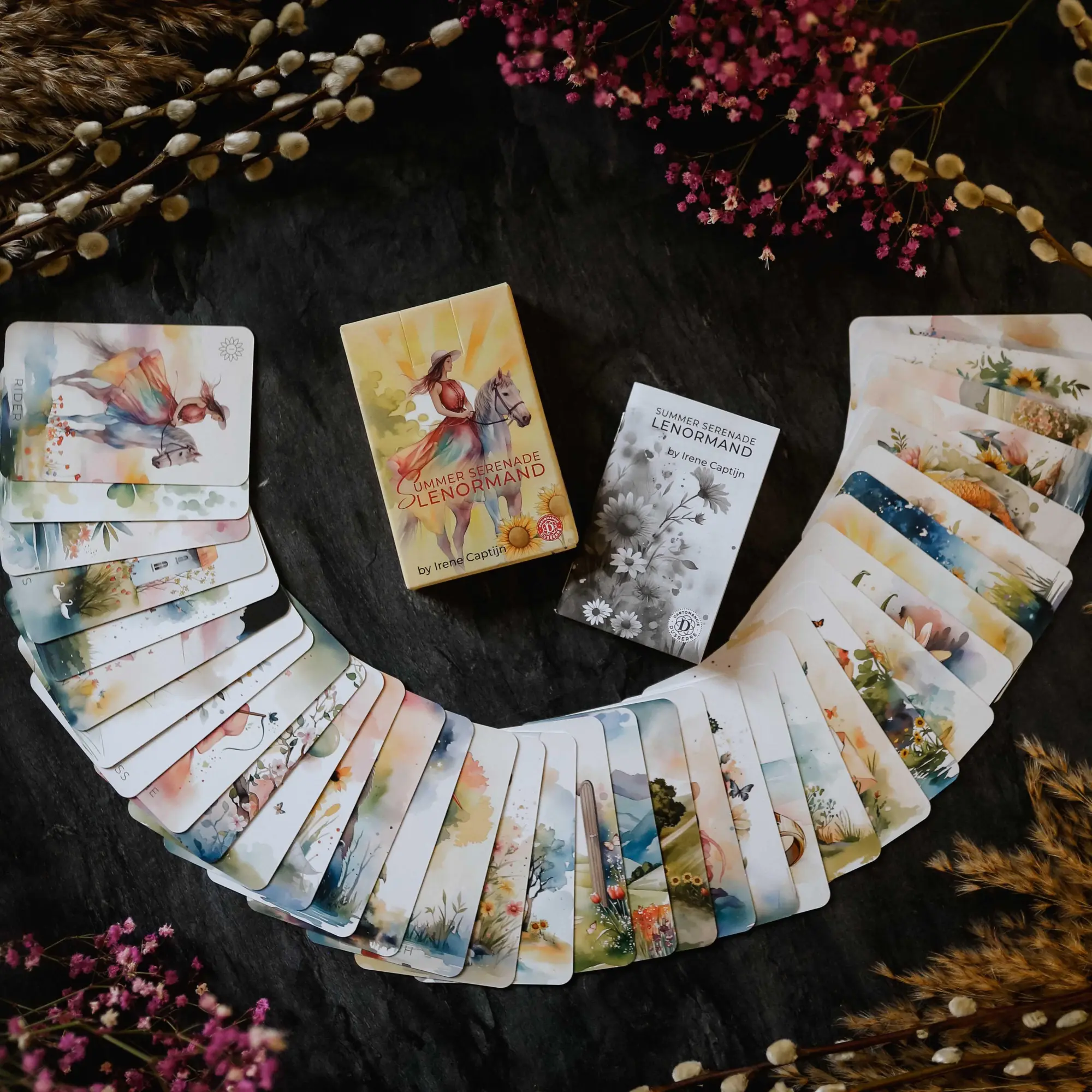 Bild: 4250375110323 | Summer Serenade Lenormand (English) - 38 Cards with Booklet | Captijn