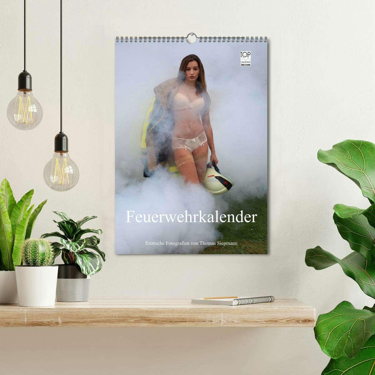 Bild: 9783457078723 | Feuerwehrkalender - Erotische Fotografien von Thomas Siepmann...