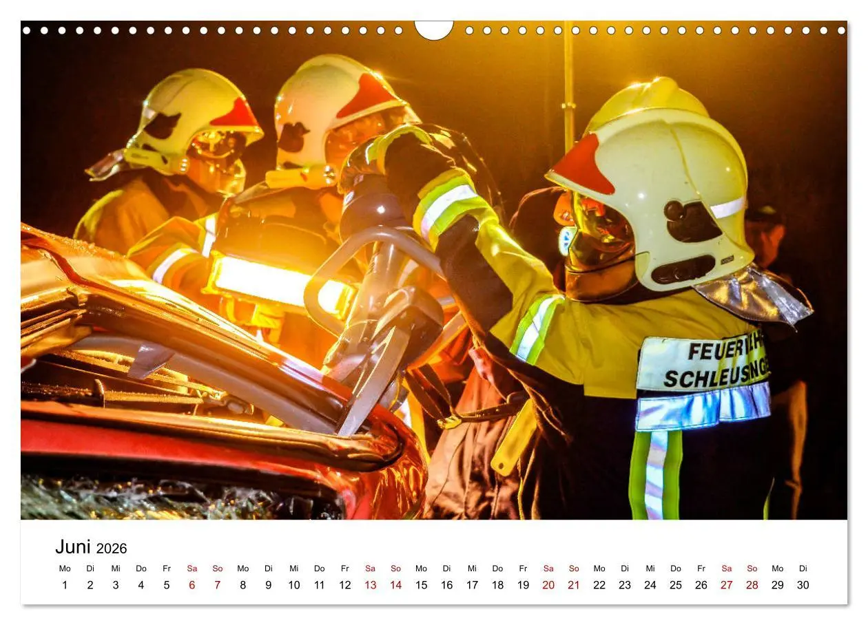 Bild: 9783457690024 | FEUERWEHR IM EINSATZ (Wandkalender 2026 DIN A3 quer), CALVENDO...