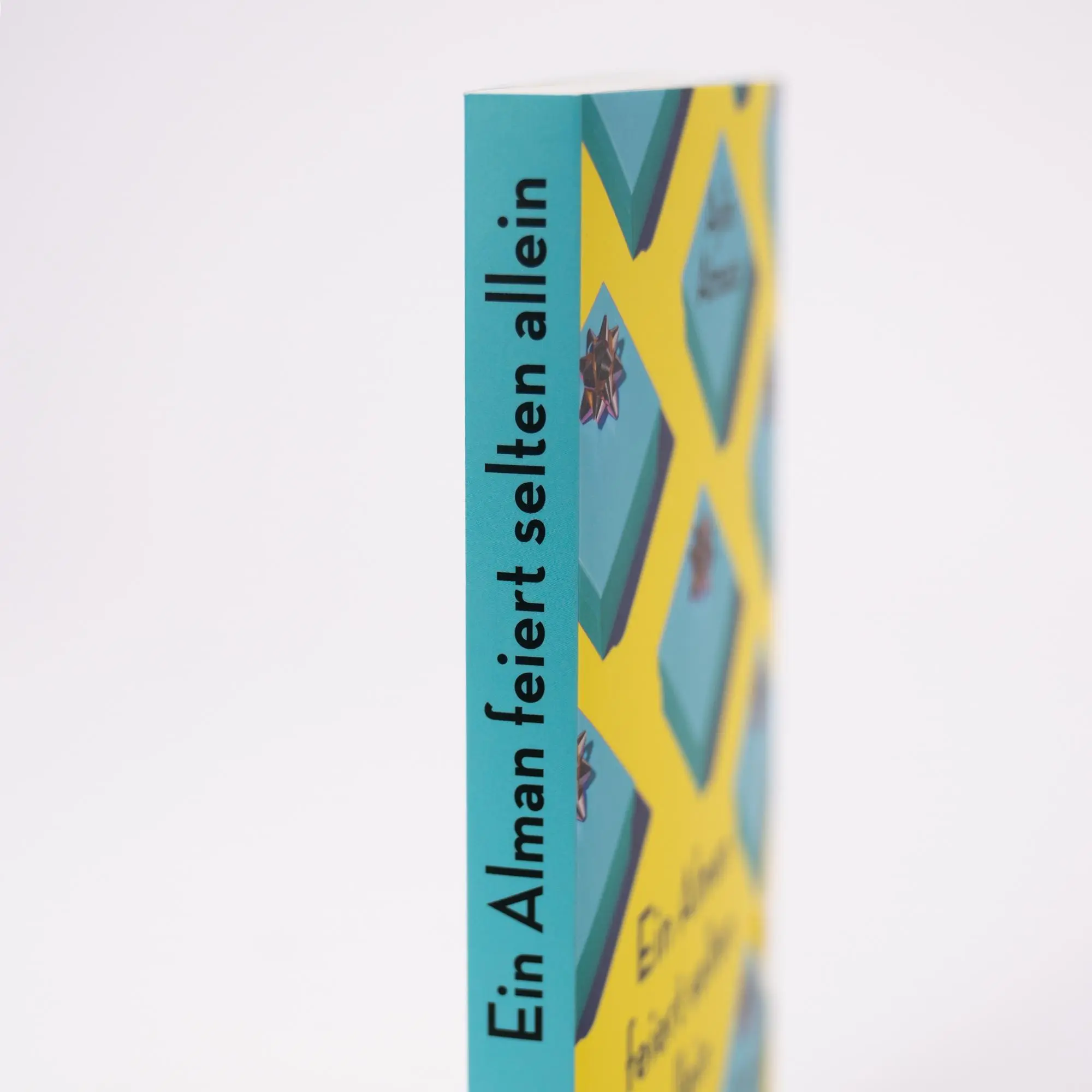 Bild: 9783365000724 | Ein Alman feiert selten allein | Roman | Aylin Atmaca | Taschenbuch
