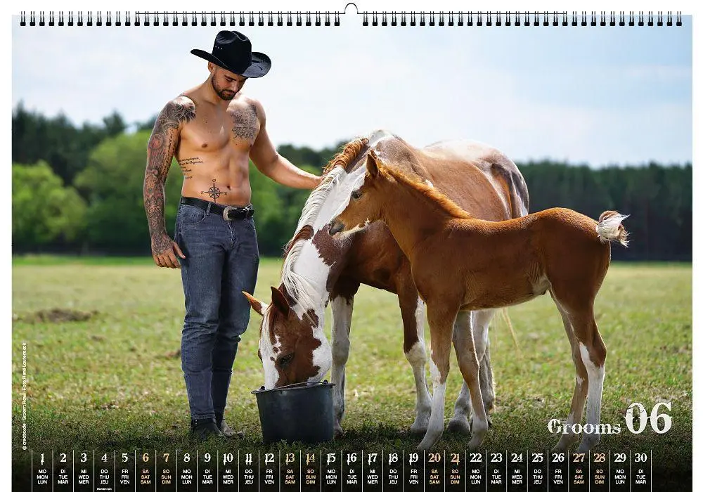 Bild: 9783949471124 | Grooms 2026 | Erotische Fotos von Stallburschen im Westernreitstall