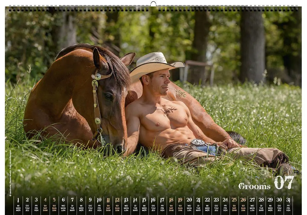 Bild: 9783949471124 | Grooms 2026 | Erotische Fotos von Stallburschen im Westernreitstall