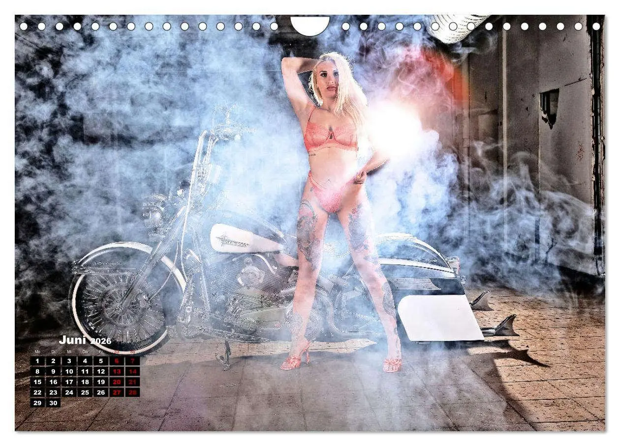 Bild: 9783457584224 | Motorräder und Sexy Girls (Wandkalender 2026 DIN A4 quer), CALVENDO...
