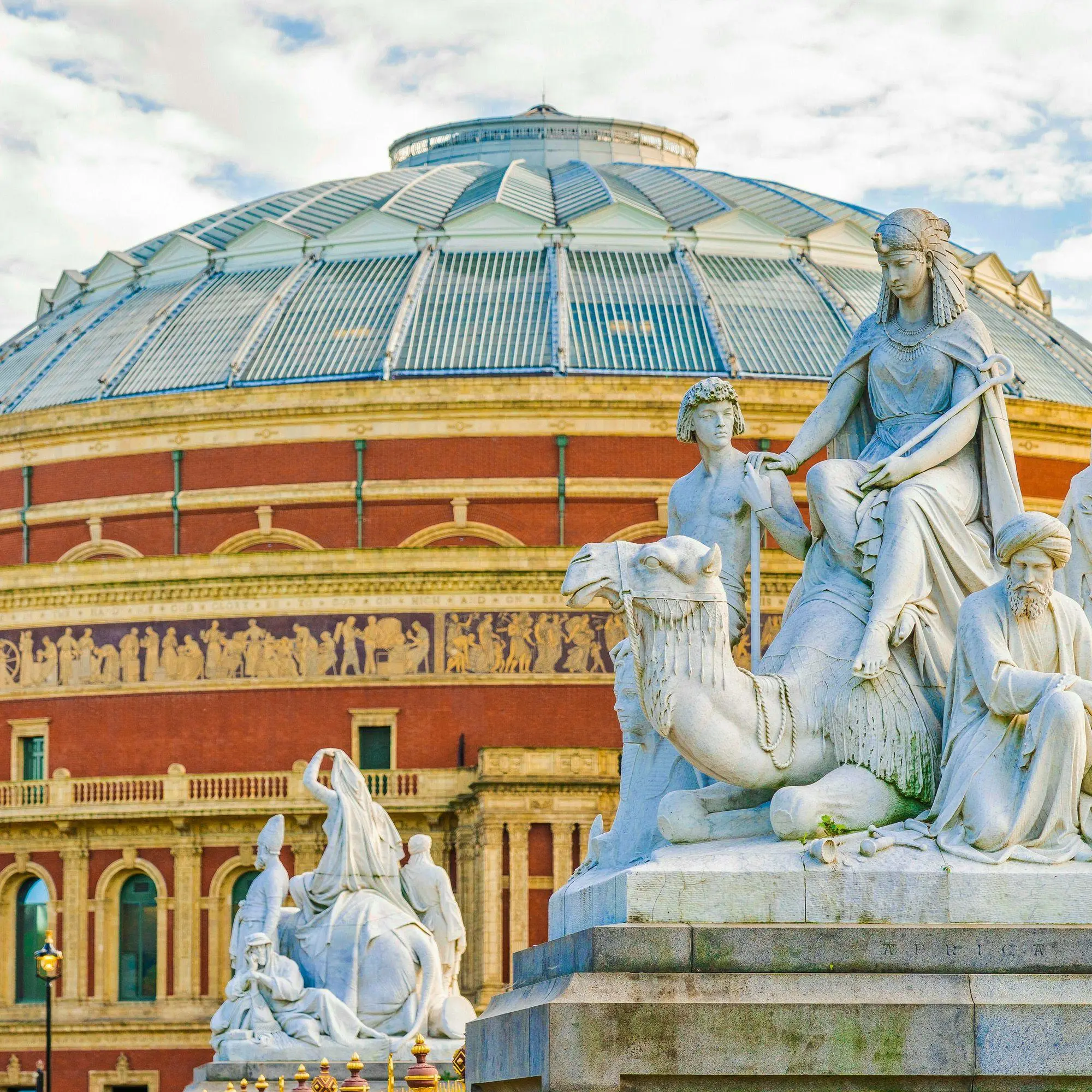 Bild: 9783959296724 | London 2027 | Kalender 2027 | Kalender | Wonderful World | 28 S.