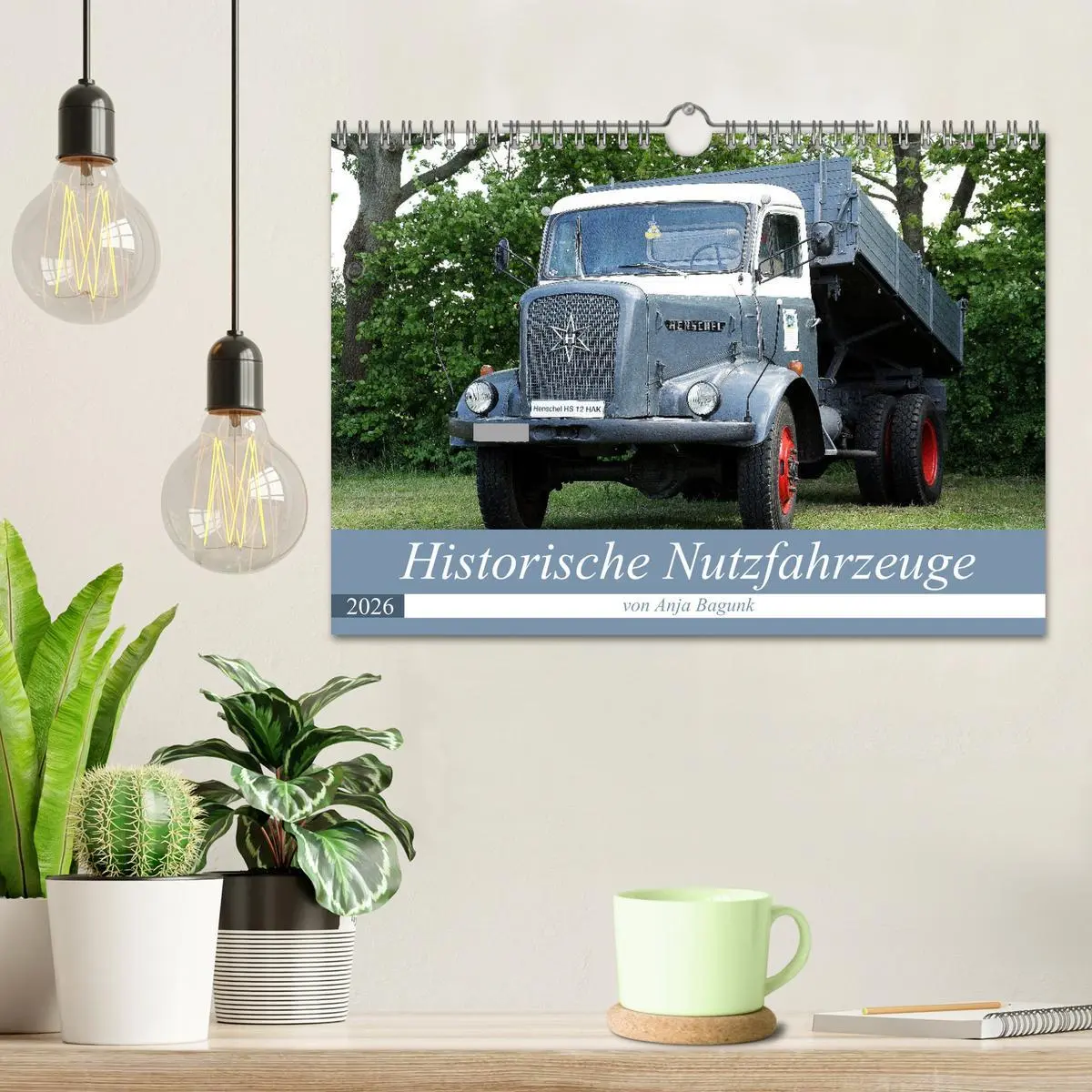 Bild: 9783457948224 | Historische Nutzfahrzeuge (Wandkalender 2026 DIN A4 quer), CALVENDO...