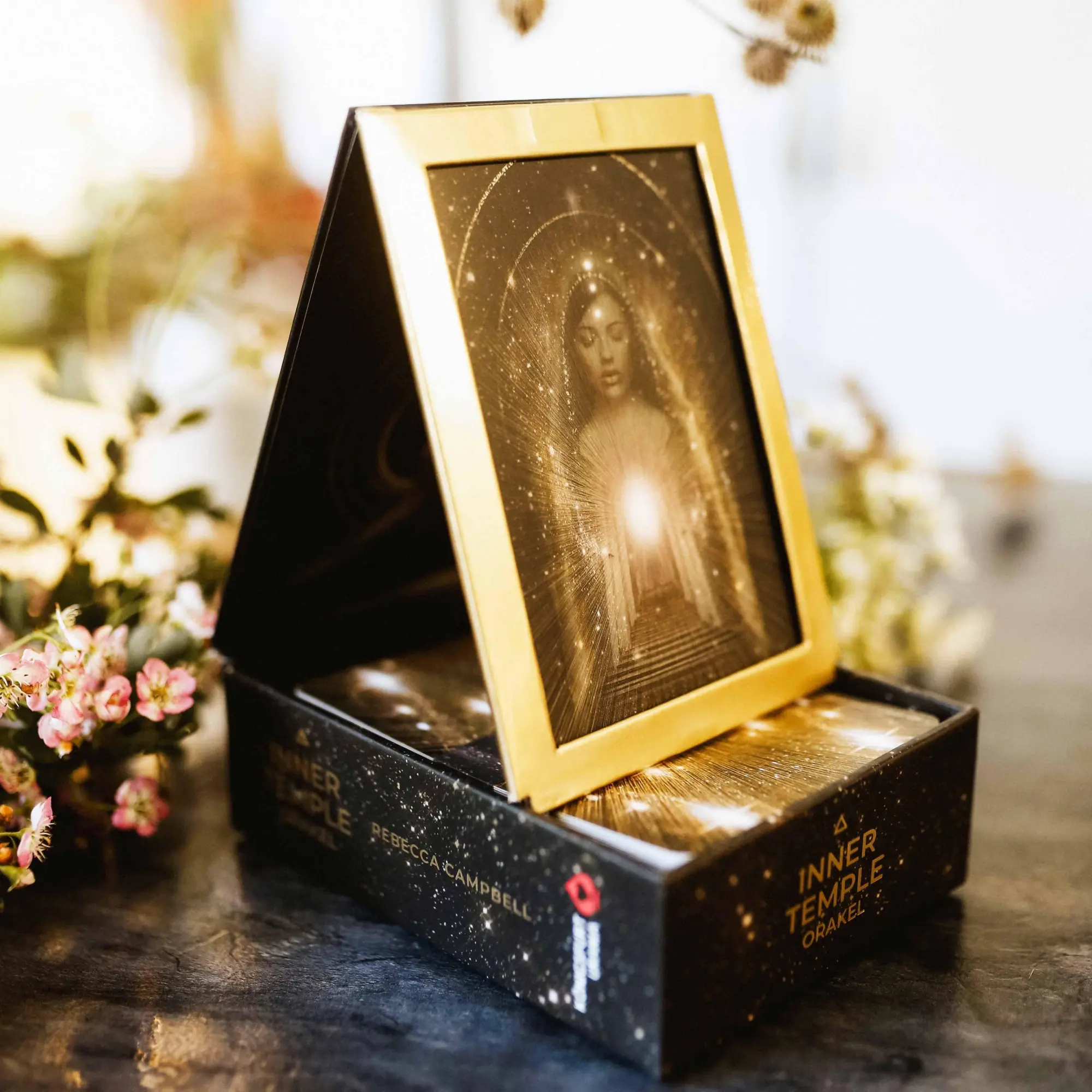 Bild: 9783868268324 | Inner Temple Orakel - 44 farbige Orakelkarten mit 160-seitigem...