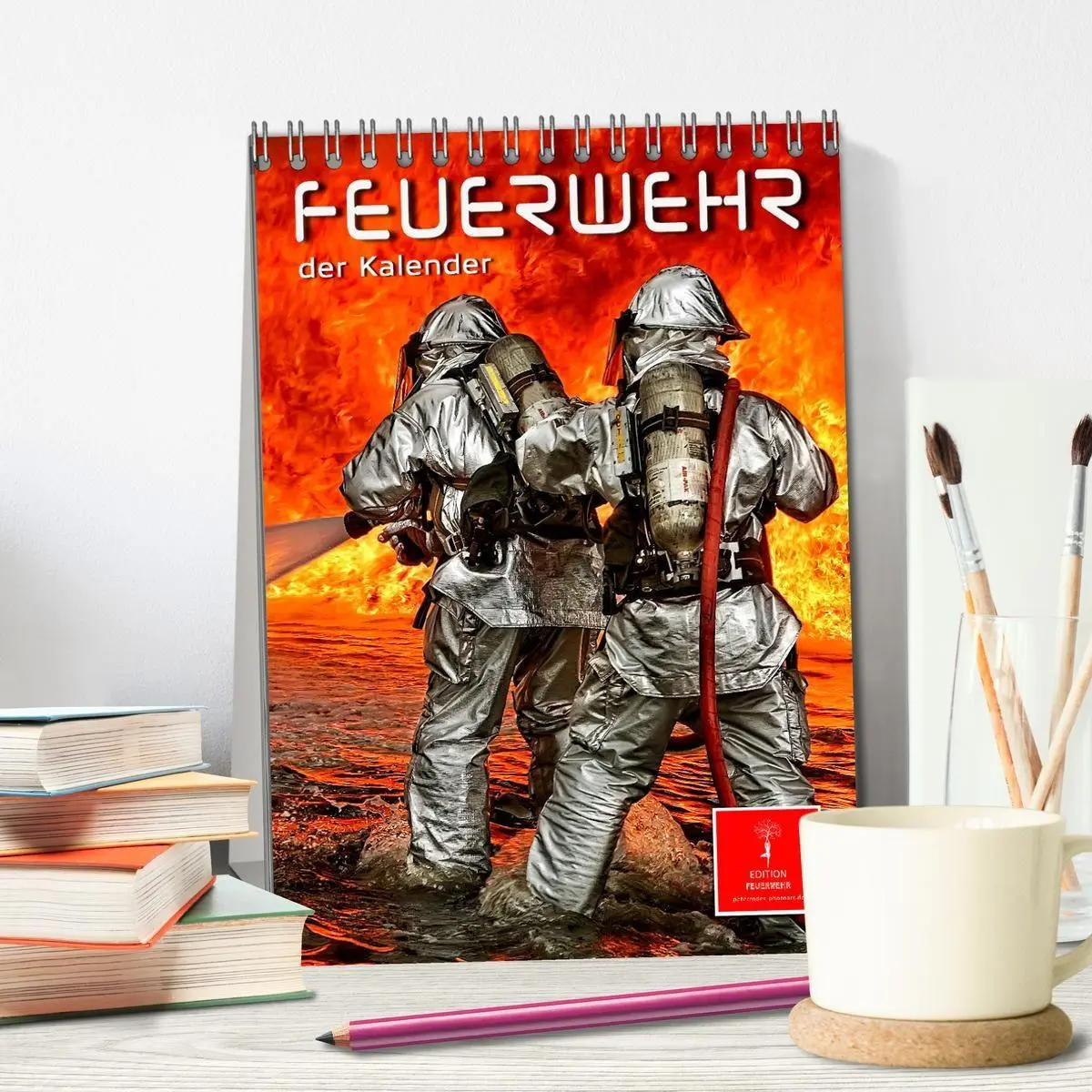 Bild: 9783569349124 | Feuerwehr - der Kalender (Tischkalender 2027 DIN A5 hoch), CALVENDO...