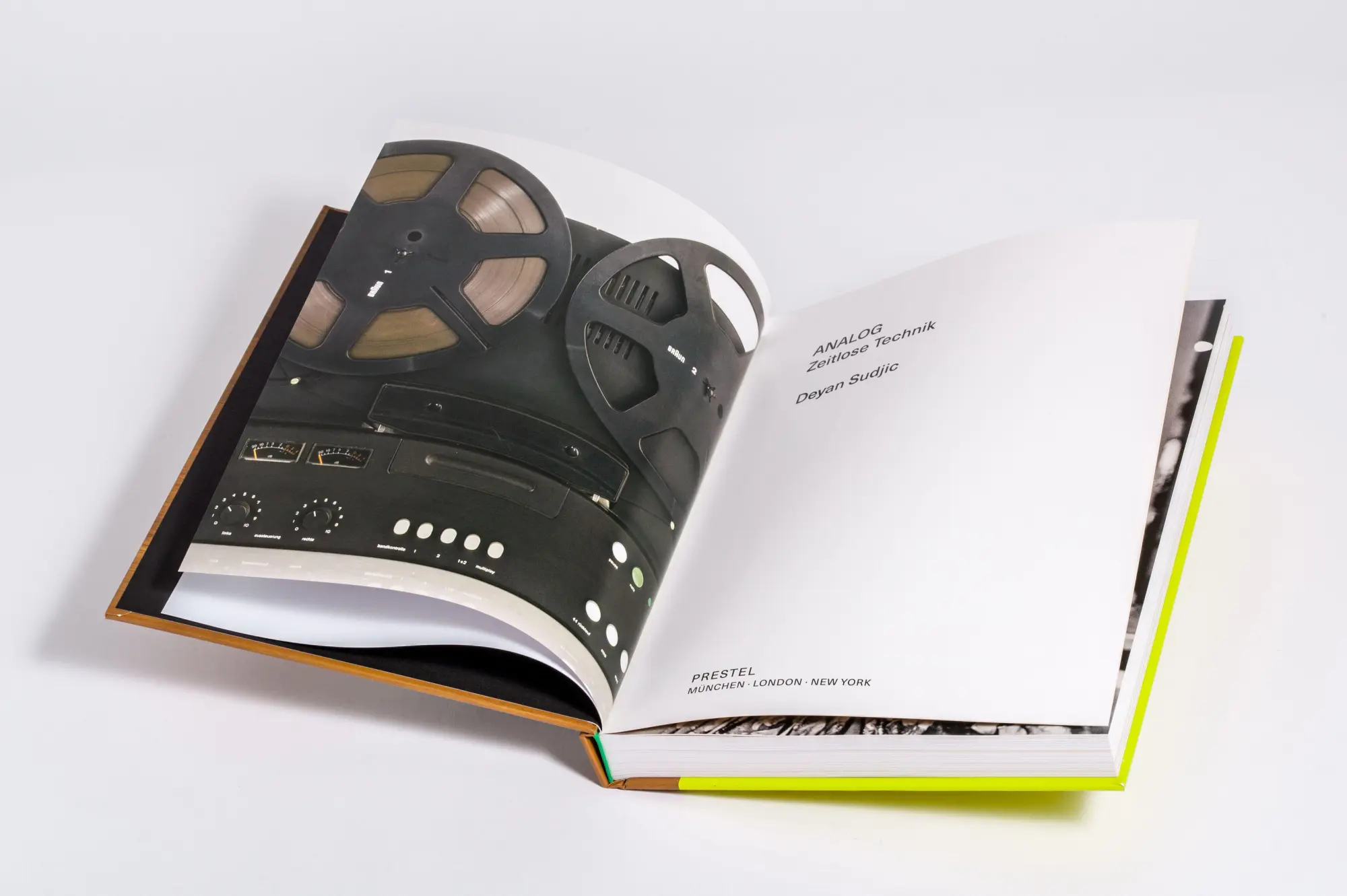 Bild: 9783791380025 | Analog | Deyan Sudjic | Buch | 304 S. | Deutsch | 2025 | Prestel