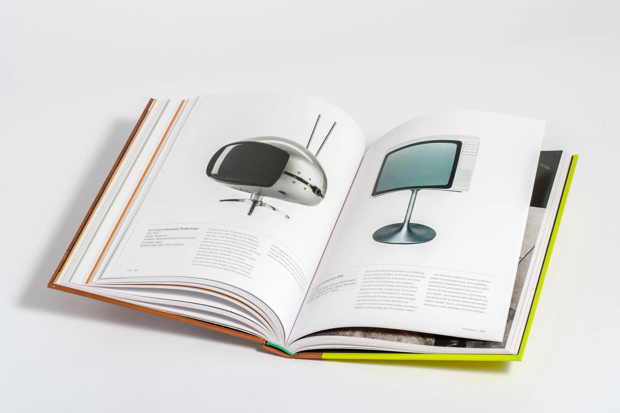 Bild: 9783791380025 | Analog | Deyan Sudjic | Buch | 304 S. | Deutsch | 2025 | Prestel
