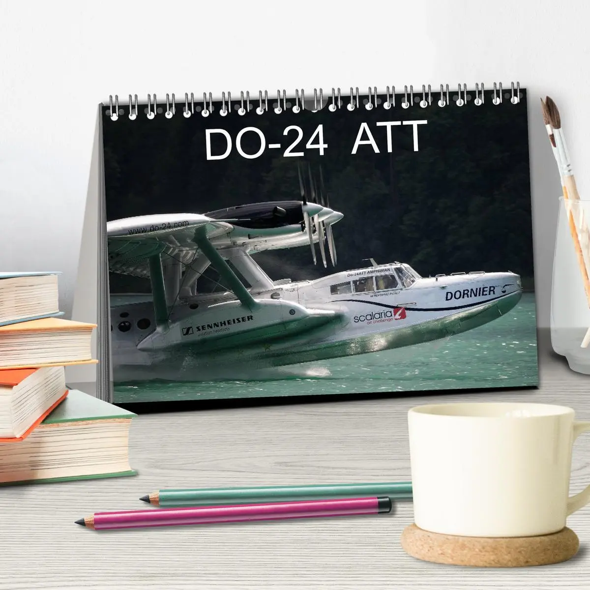 Bild: 9783516215625 | DO-24 ATT (Tischkalender 2026 DIN A5 quer), CALVENDO Monatskalender