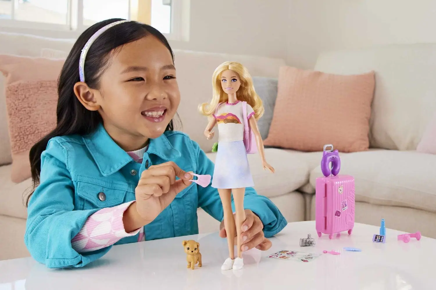 Bild: 194735098125 | Barbie Travel Barbie | In Blister | HJY18 | 2023 | Mattel