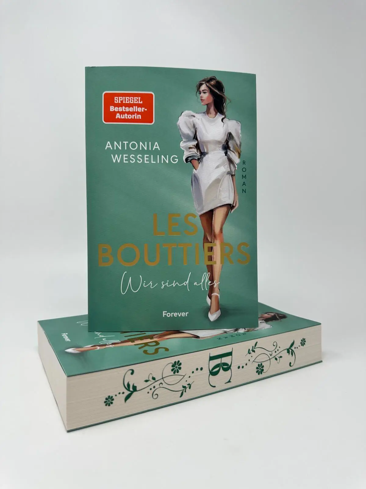 Bild: 9783989780026 | Les Bouttiers - Wir sind alles | Antonia Wesseling | Taschenbuch