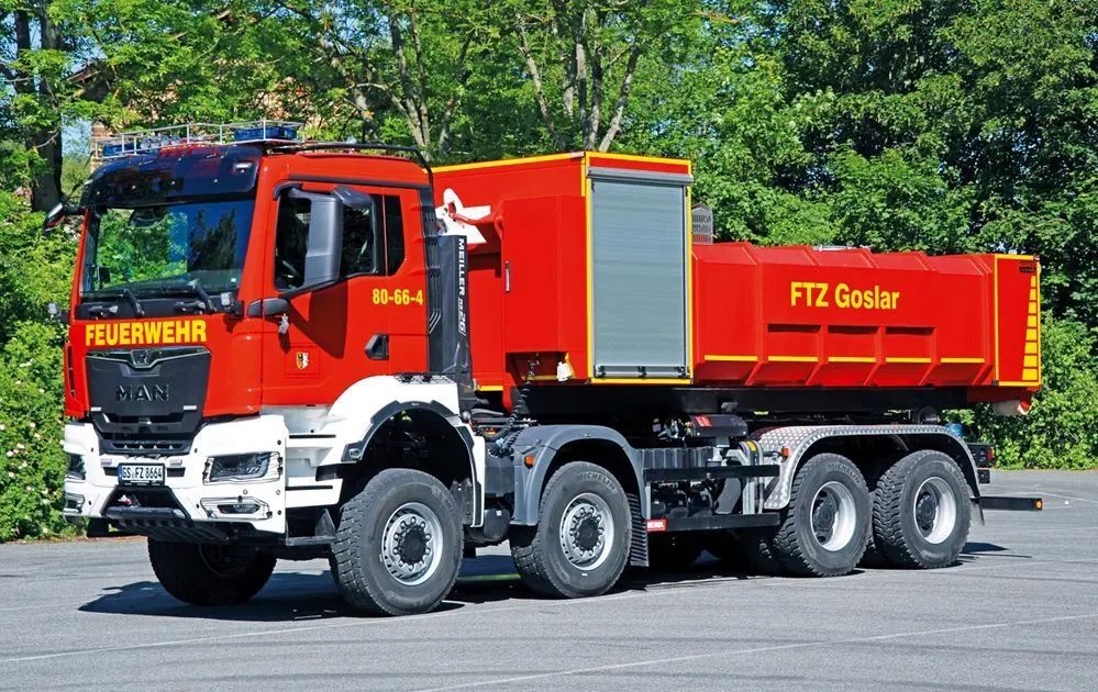 Bild: 9783751610926 | Jahrbuch Feuerwehrfahrzeuge 2024 | Taschenbuch | 160 S. | Deutsch