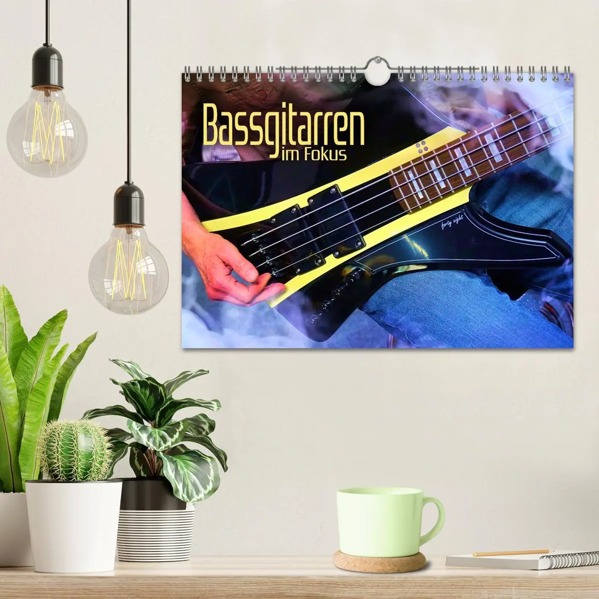 Bild: 9783457615126 | Bassgitarren im Fokus (Wandkalender 2026 DIN A4 quer), CALVENDO...