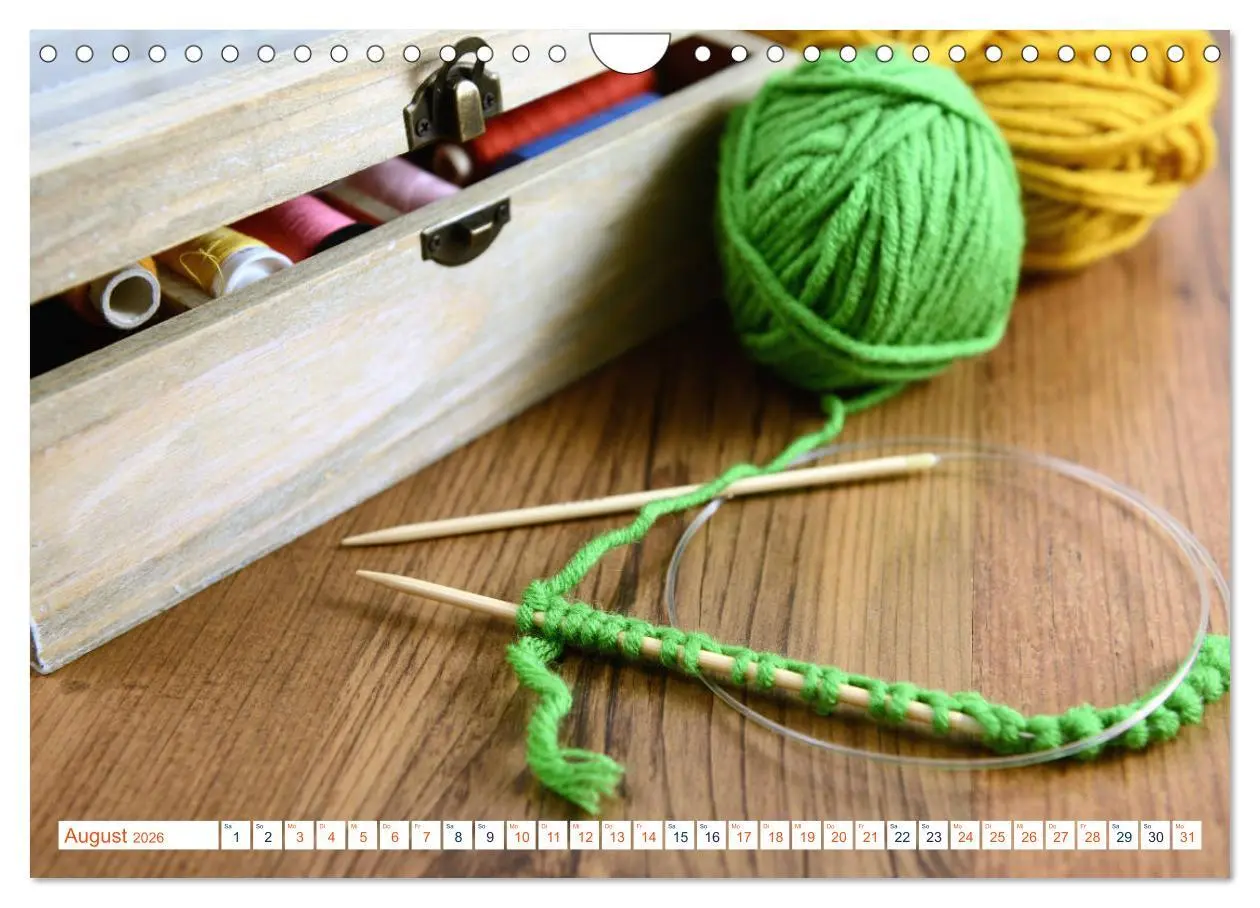 Bild: 9783457836026 | Kreatives aus Wolle - Häkeln, Stricken und Basteln (Wandkalender...