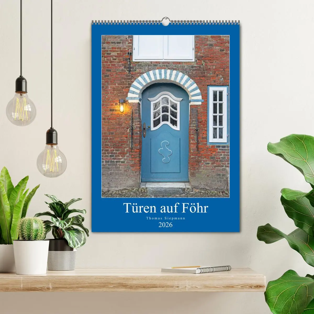 Bild: 9783516396126 | Türen auf Föhr (Wandkalender 2026 DIN A2 hoch), CALVENDO...