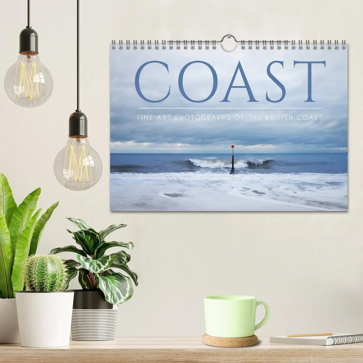 Bild: 9783516577426 | COAST - Photographs of the British Coast (Wall Calendar 2026 DIN A4...