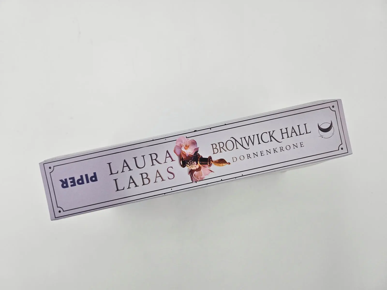 Bild: 9783492707626 | Bronwick Hall - Dornenkrone | Laura Labas | Taschenbuch | 480 S.