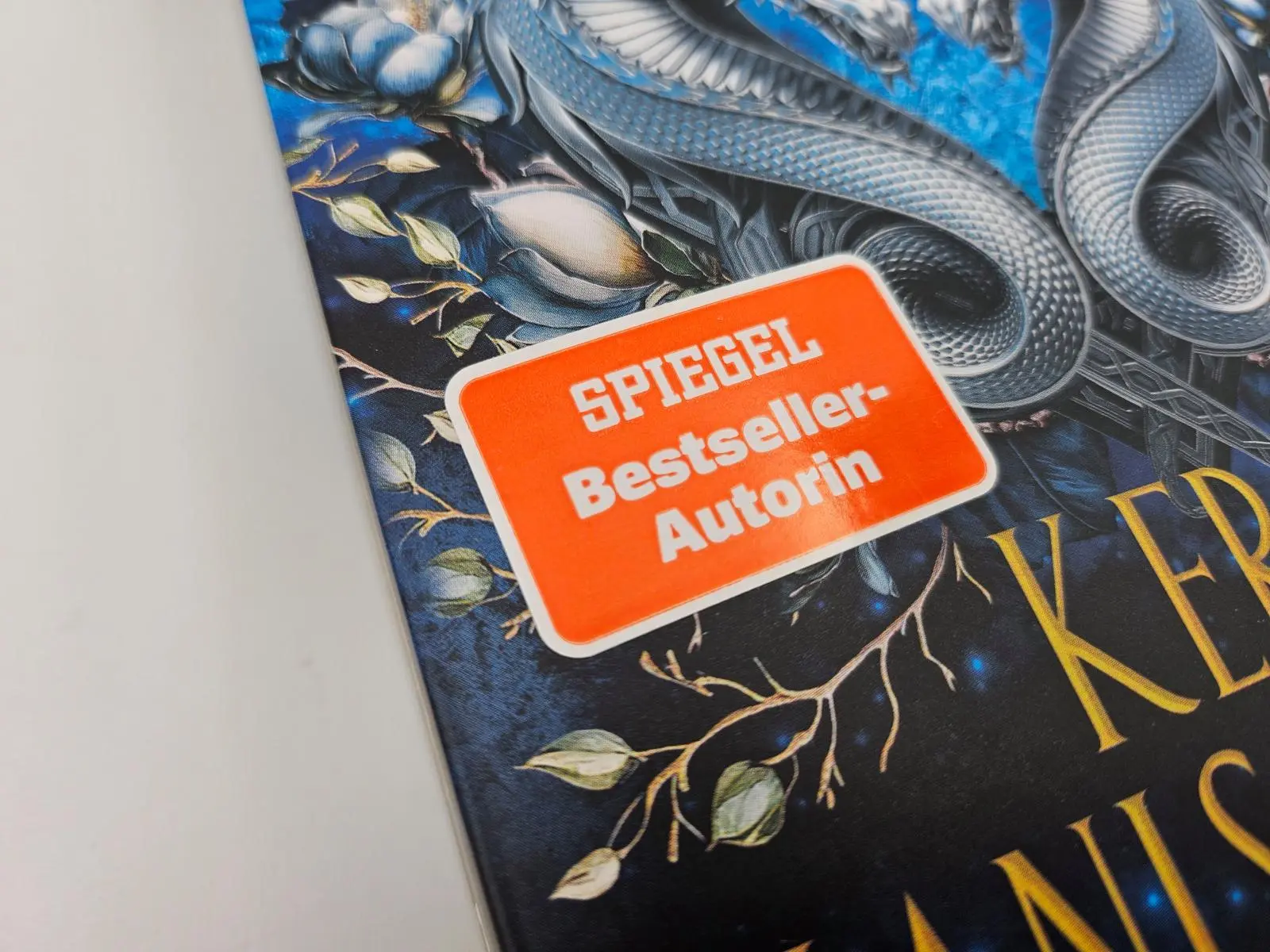 Bild: 9783492709026 | Throne of Secrets - Verraten | Kerri Maniscalco | Taschenbuch | 640 S.