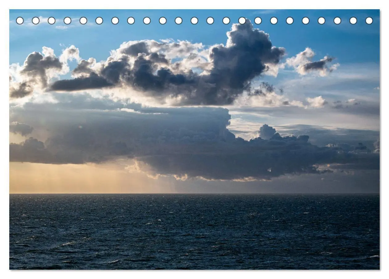 Bild: 9783383849626 | Bewegte Wolken, Stille Landschaften (Tischkalender 2025 DIN A5...