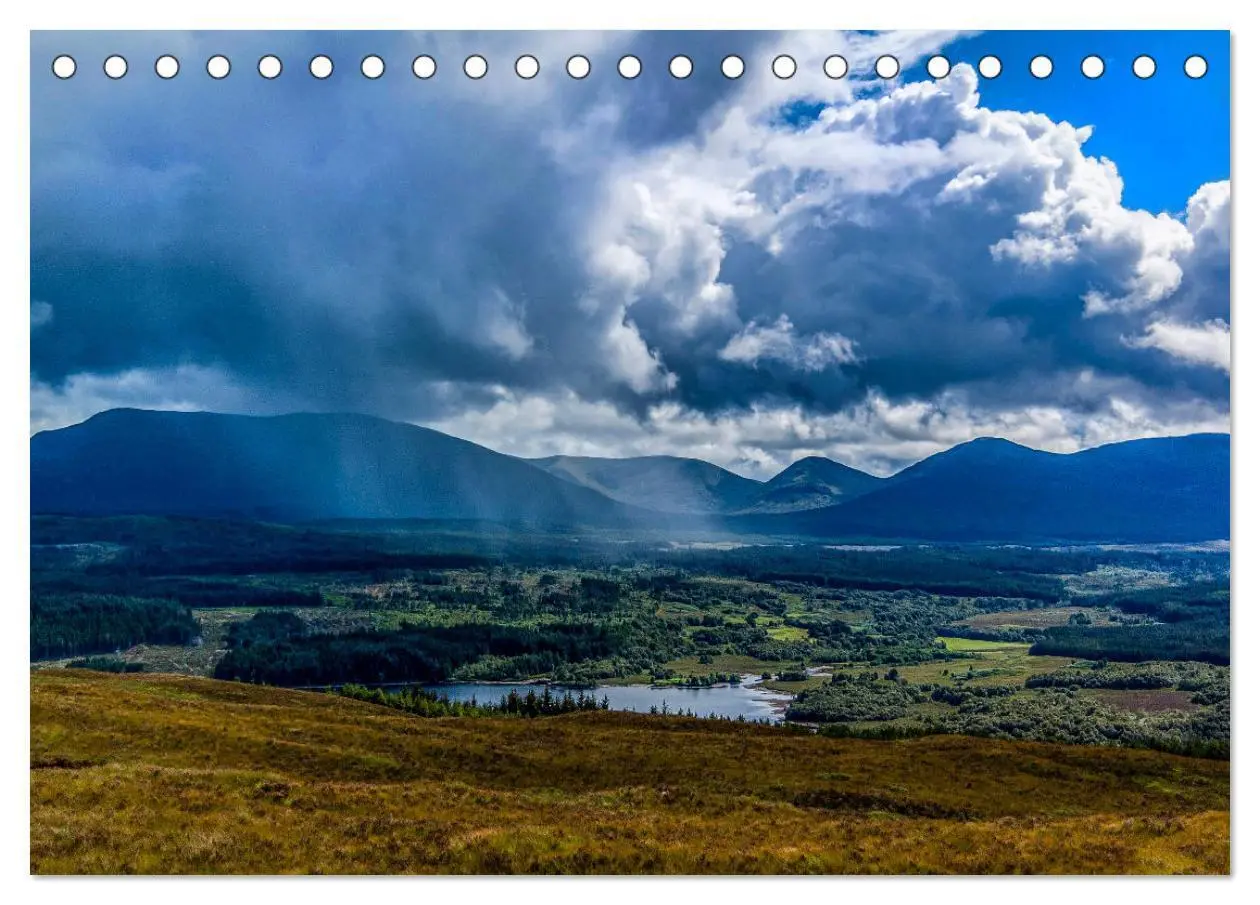 Bild: 9783383849626 | Bewegte Wolken, Stille Landschaften (Tischkalender 2025 DIN A5...