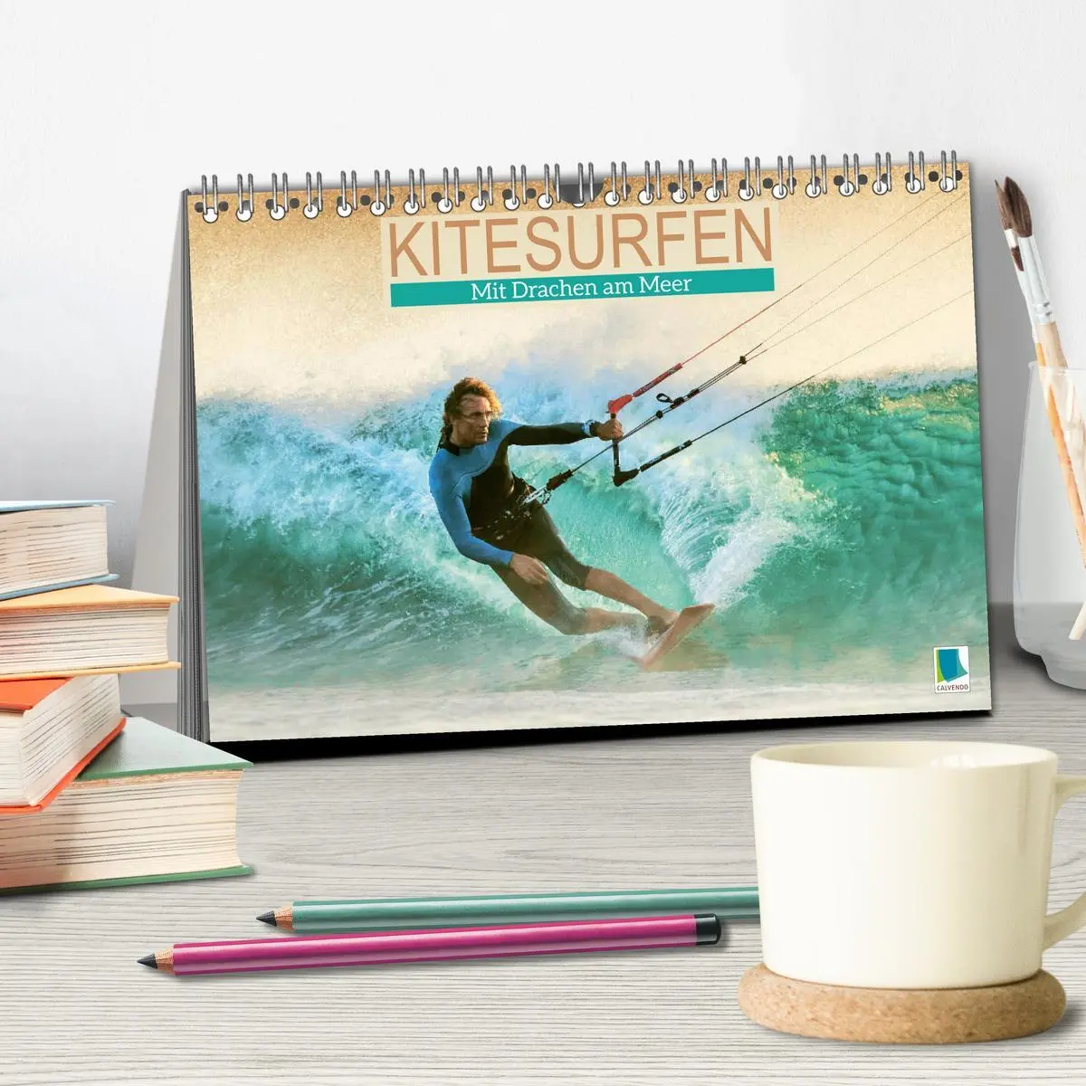 Bild: 9783457161227 | Kitesurfen: Mit Drachen am Meer (Tischkalender 2025 DIN A5 quer),...